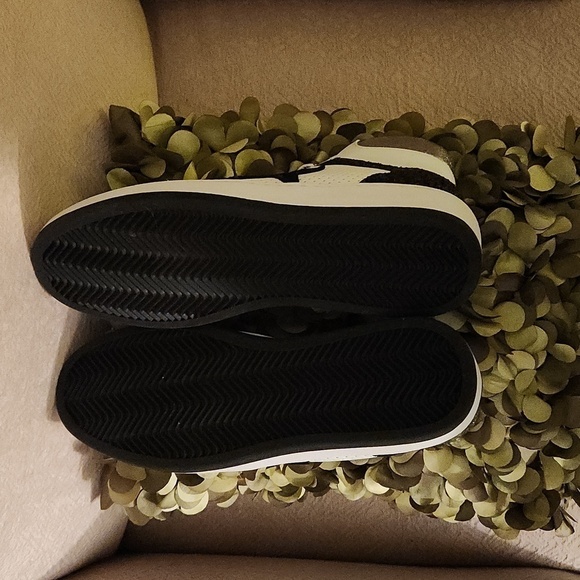 NWOB Vintage Havana White Leather w/Black Suede Trim High Tops  & Star-Size 11﻿﻿ - Picture 5 of 5